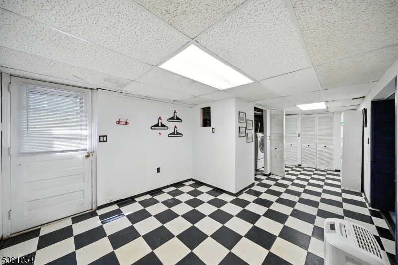 Parsippany-Troy Hills Twp., New Jersey, 07005, United States, 3 Bedrooms Bedrooms, ,2 BathroomsBathrooms,Residential,For Sale,1934343