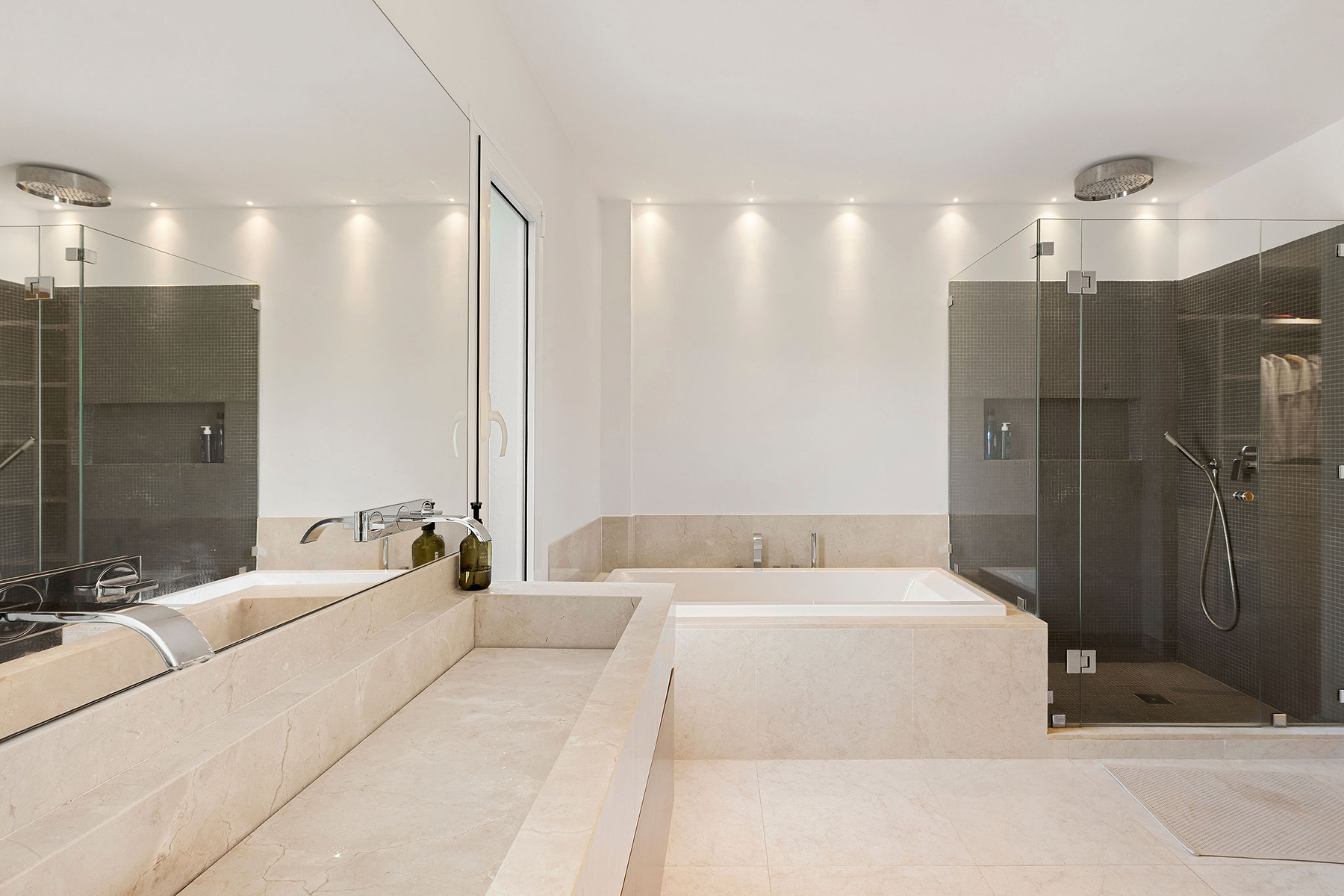  South-Facing duplex apartment with sea views in Nueva Andalucía - 物件實景
