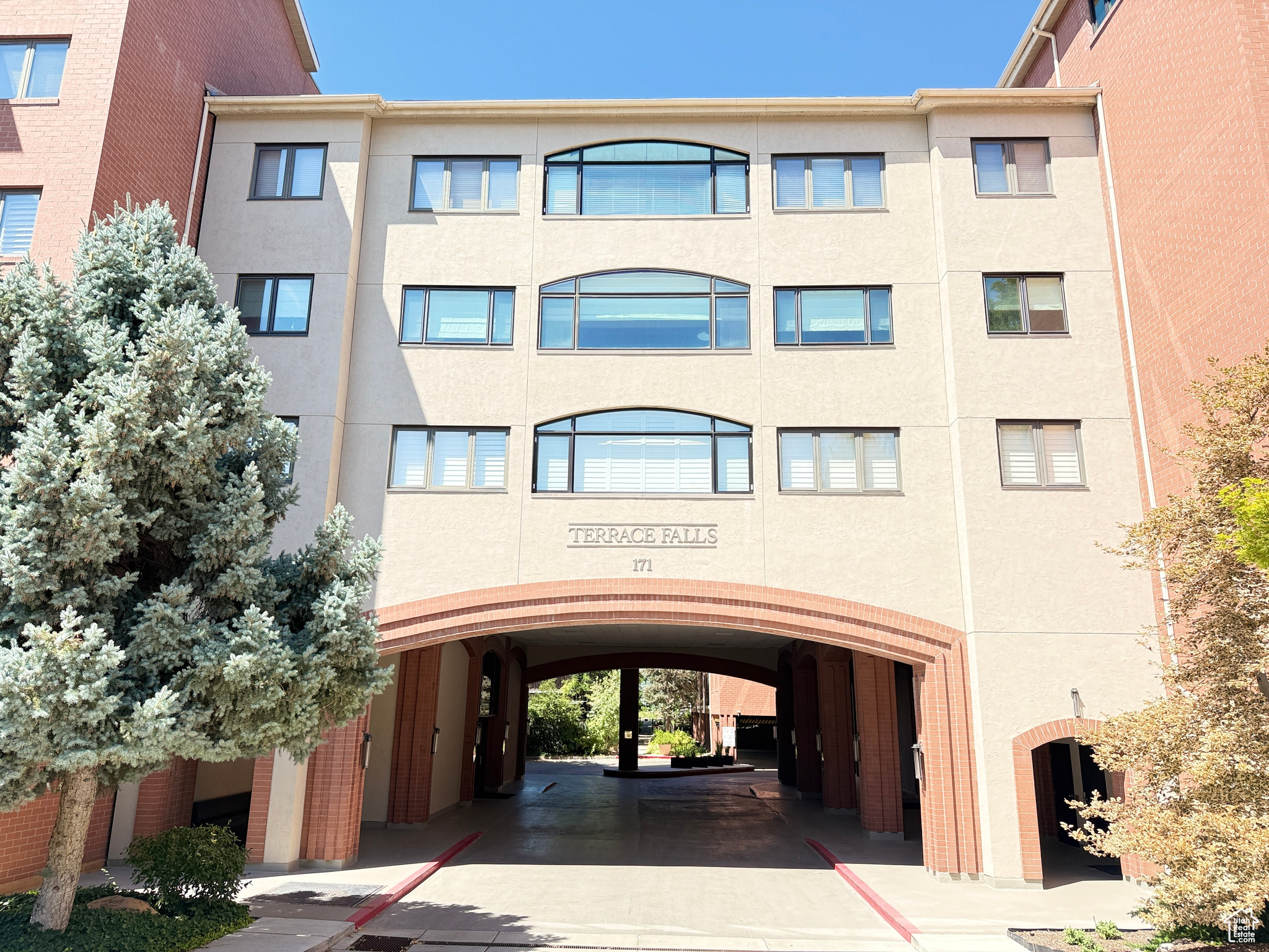 Salt Lake City, Utah, 84103, United States, 3 Bedrooms Bedrooms, ,2 BathroomsBathrooms,Residential,For Sale,1903308