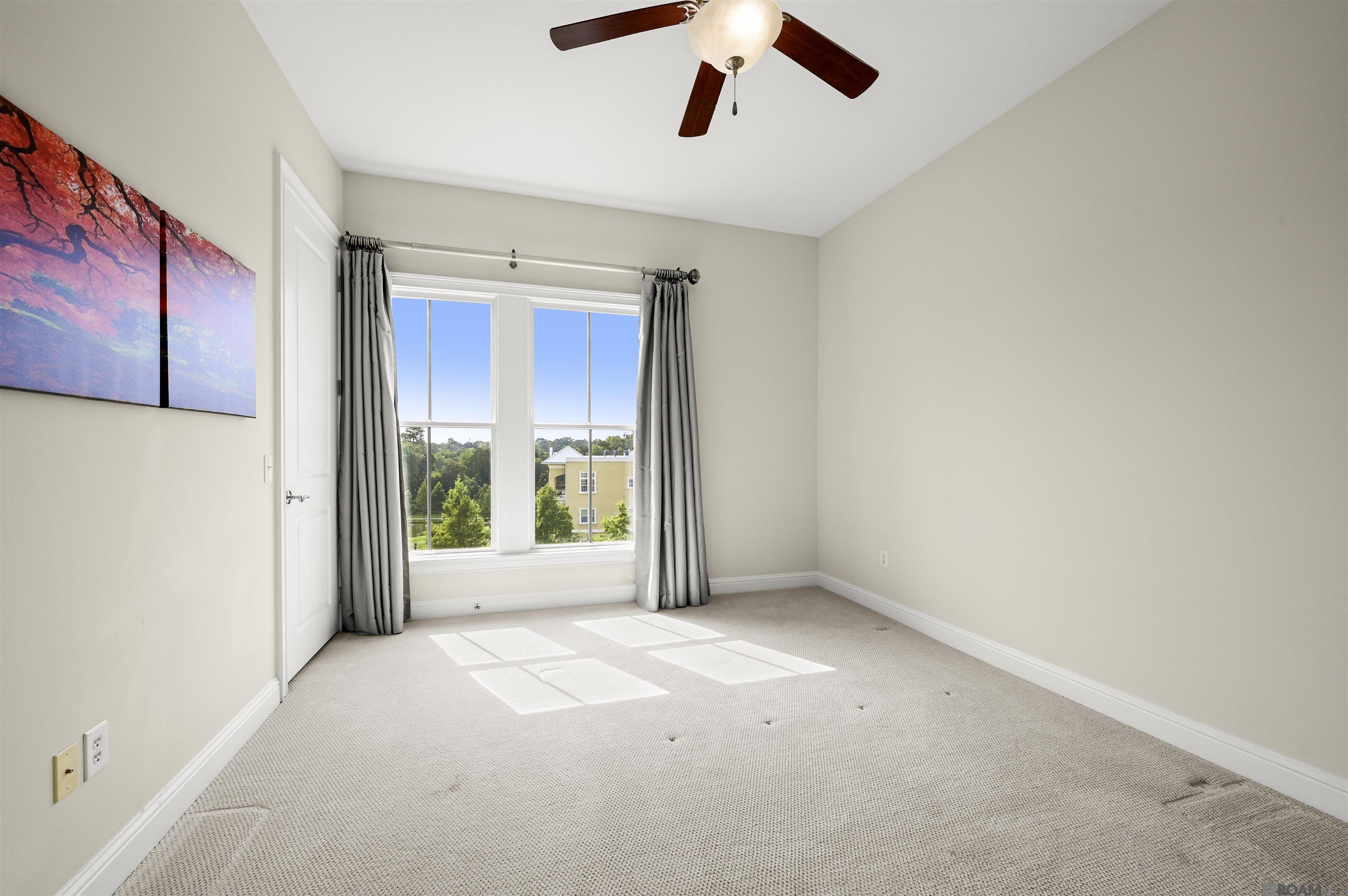 Baton Rouge, Louisiana, 70808, United States, 3 Bedrooms Bedrooms, ,2 BathroomsBathrooms,Residential,For Sale,1980847