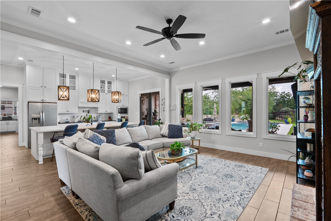 College Station, Texas, 77845, United States, 4 Bedrooms Bedrooms, ,4 BathroomsBathrooms,Residential,For Sale,1862401