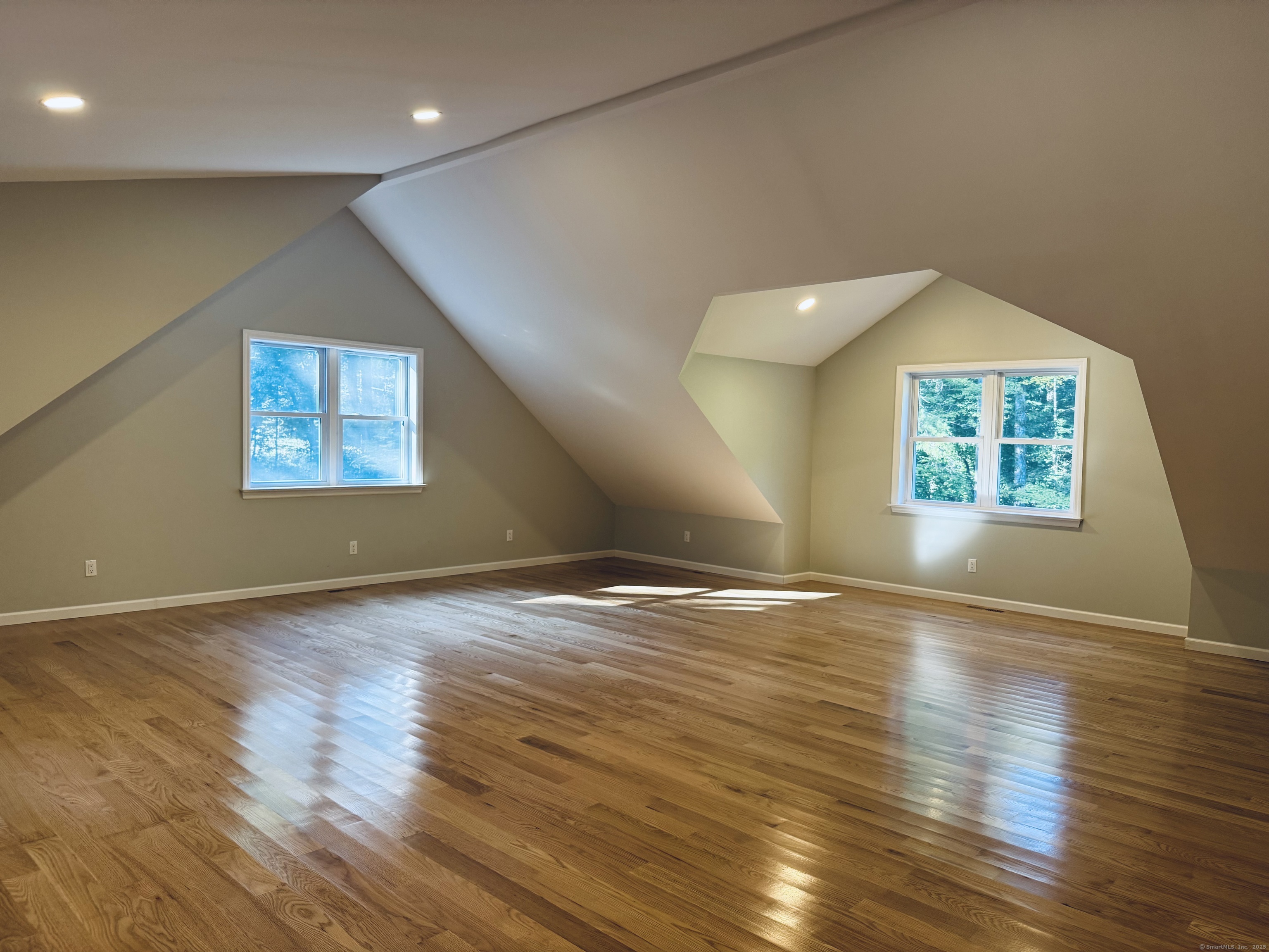 Newtown, Connecticut, 06482, United States, 4 Bedrooms Bedrooms, ,4 BathroomsBathrooms,Residential,For Sale,1917666