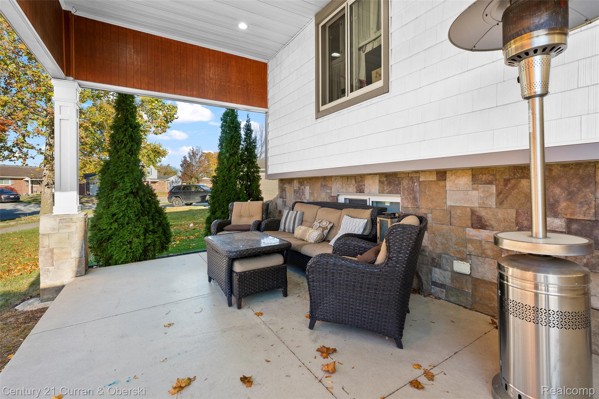 Dearborn Heights, Michigan, 48127, United States, 4 Bedrooms Bedrooms, ,4 BathroomsBathrooms,Residential,For Sale,1988554