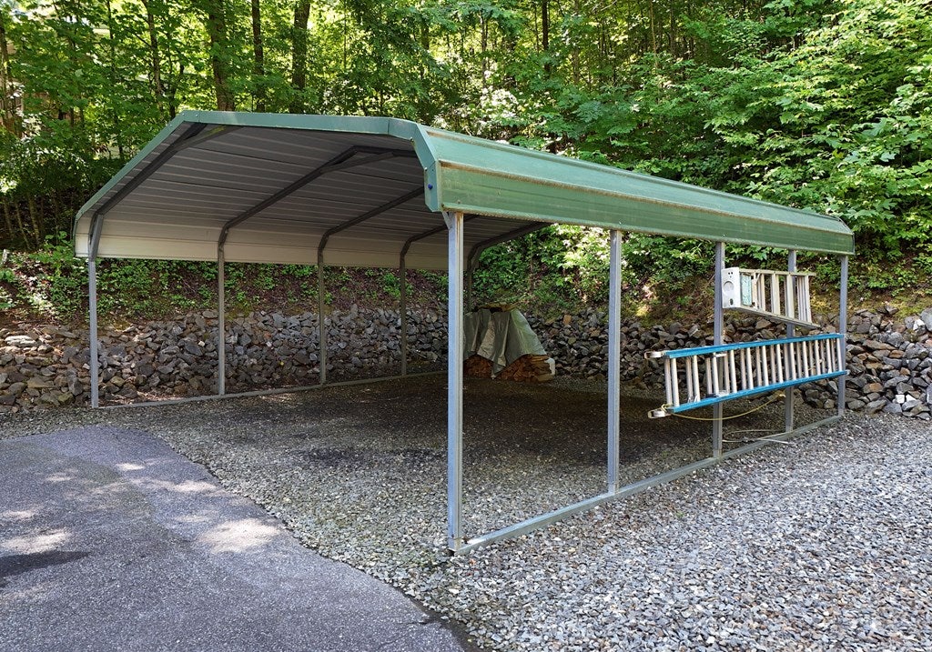 Hiawassee, Georgia, 30546, United States, 3 Bedrooms Bedrooms, ,4 BathroomsBathrooms,Residential,For Sale,1877027