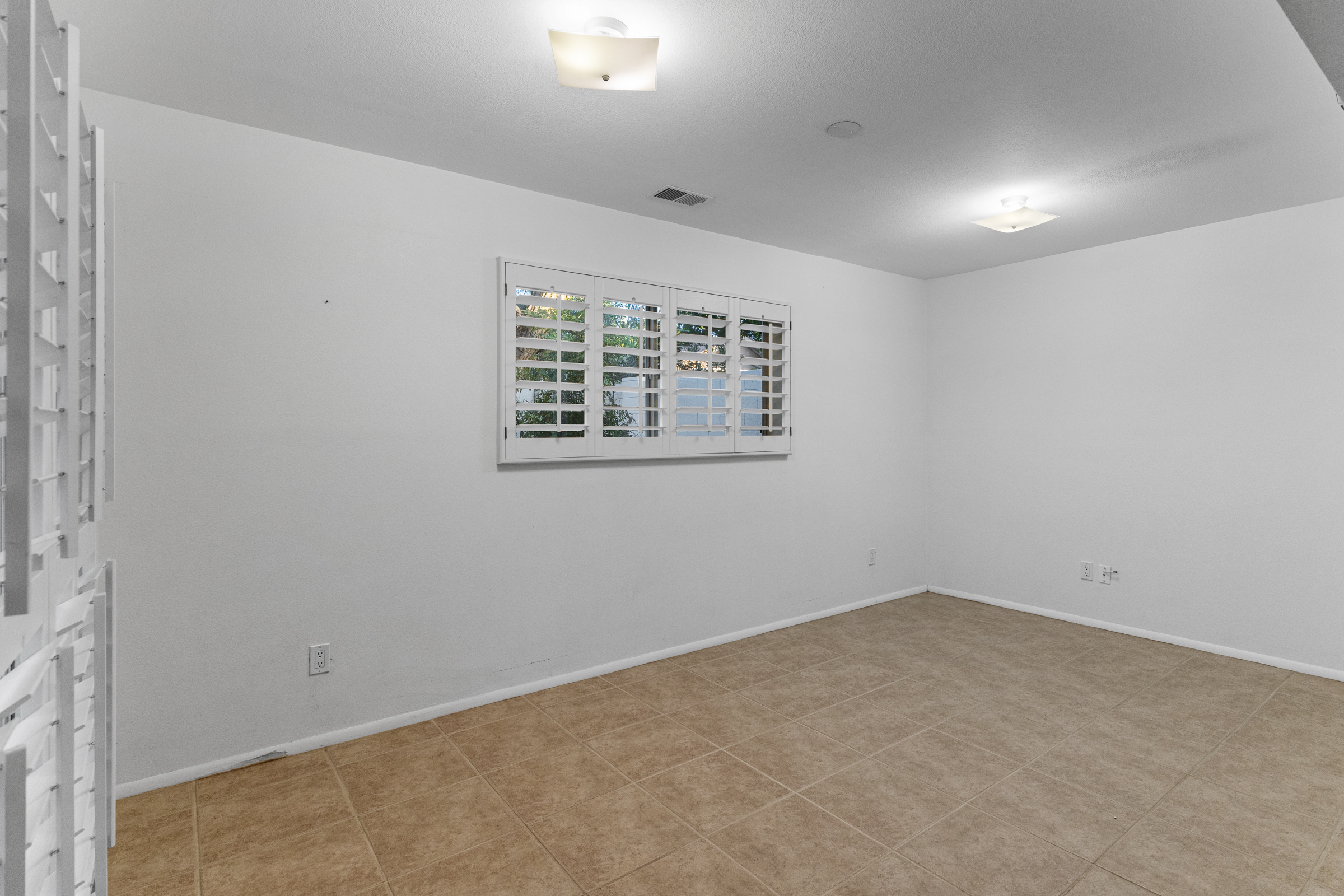 Tempe, Arizona, 85283, United States, 4 Bedrooms Bedrooms, ,3 BathroomsBathrooms,Residential,For Sale,1985738