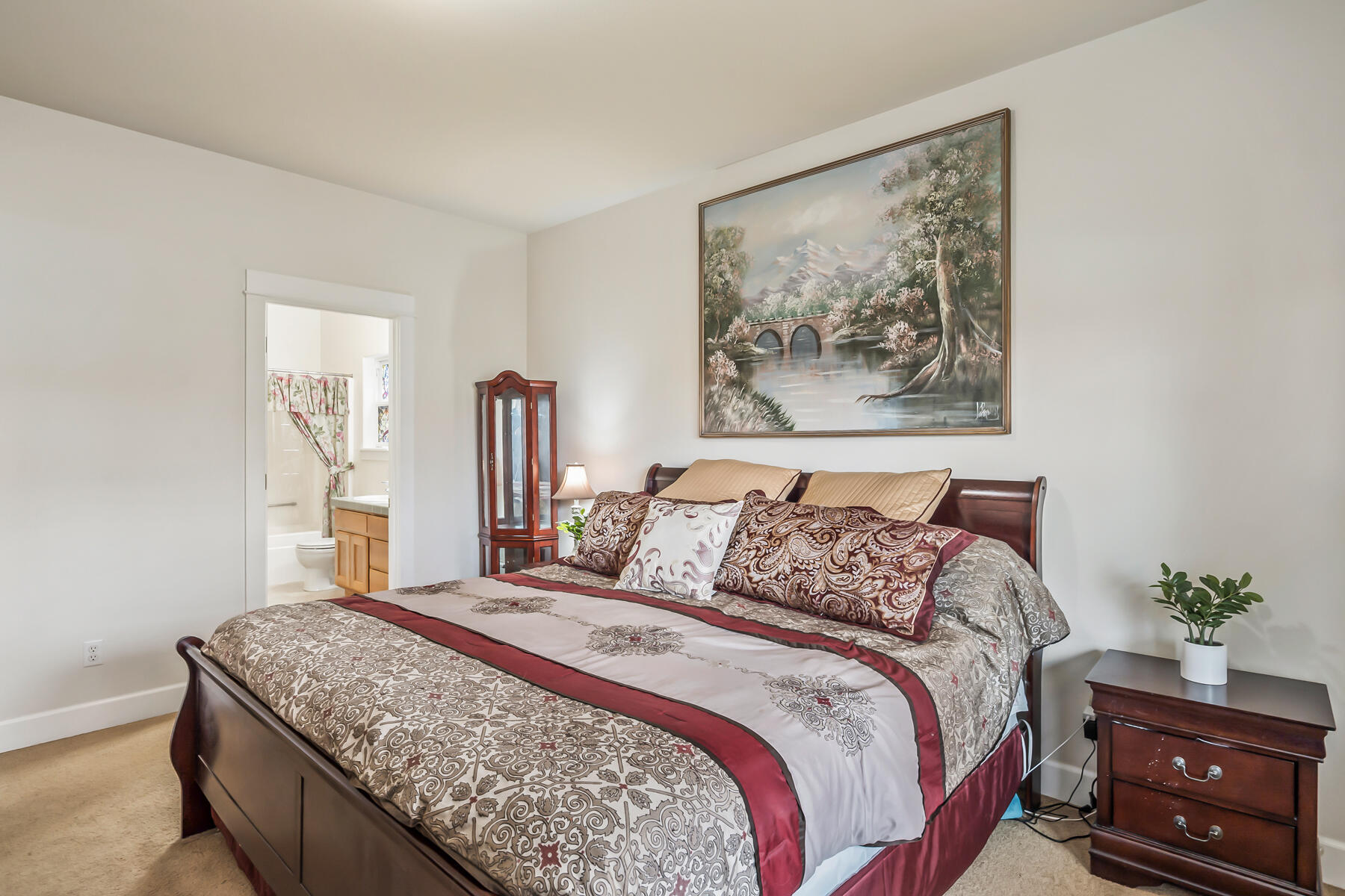 Bend, Oregon, 97702, United States, 4 Bedrooms Bedrooms, ,4 BathroomsBathrooms,Residential,For Sale,1992804