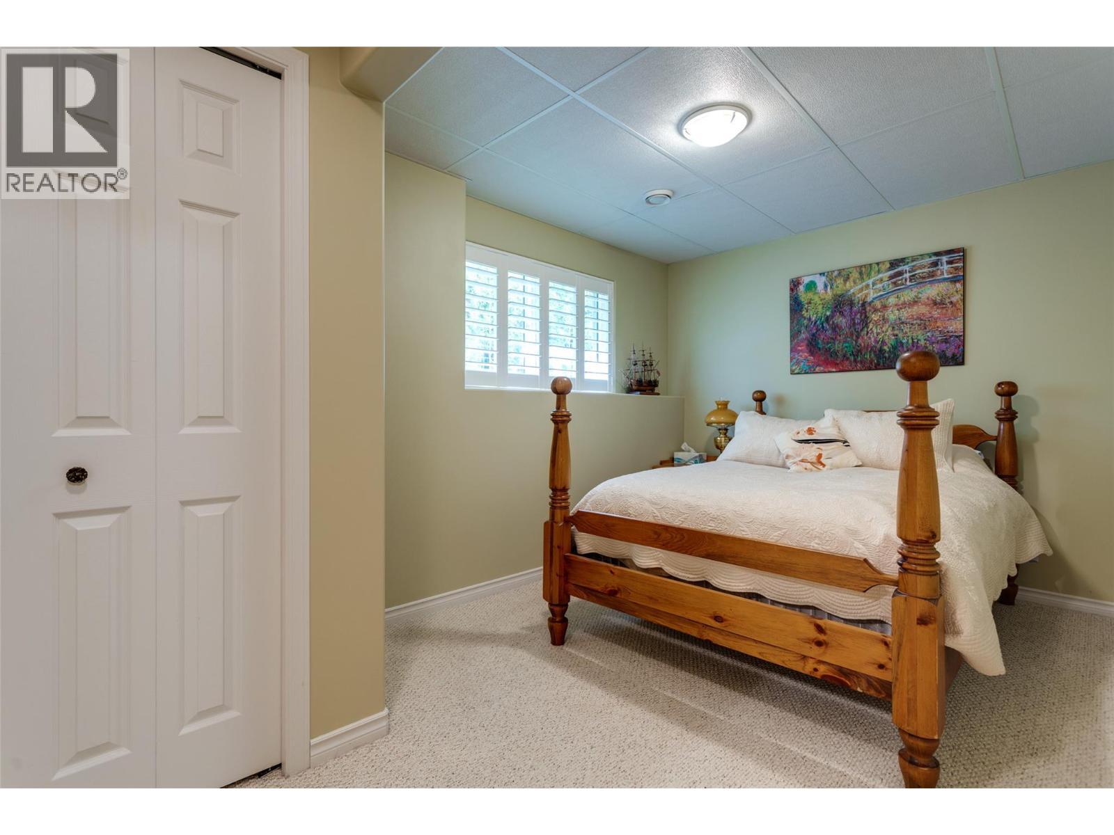 KELOWNA, British Columbia, V1V 1Z9, CA, 4 Bedrooms Bedrooms, ,3 BathroomsBathrooms,Residential,For Sale,1961747