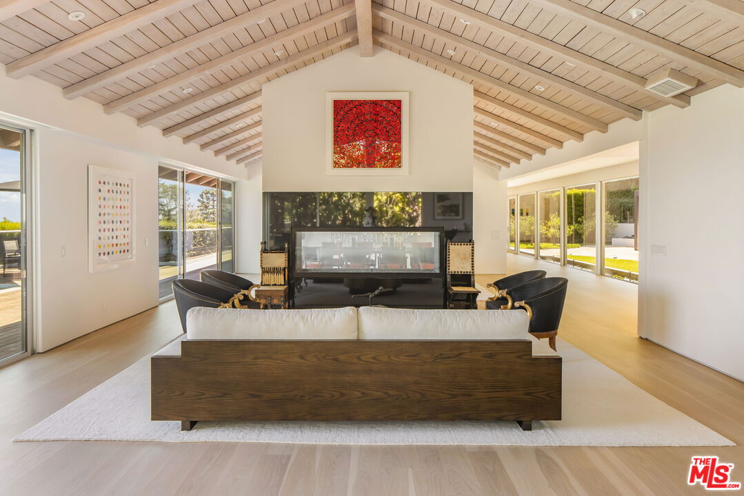 Los Angeles, California, 90049, United States, 5 Bedrooms Bedrooms, ,6 BathroomsBathrooms,Residential,For Sale,1950384