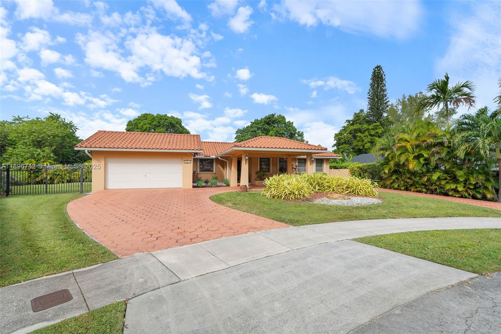 Miami, Florida, 33173, United States, 3 Bedrooms Bedrooms, ,3 BathroomsBathrooms,Residential,For Sale,1966935