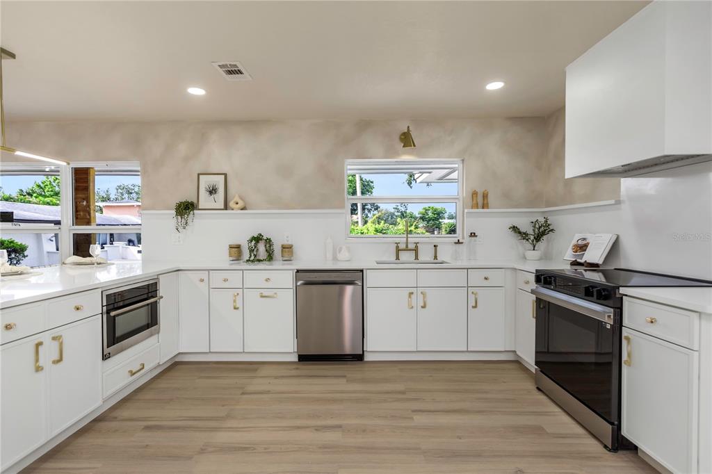 Belleair Bluffs, Florida, 33770, United States, 4 Bedrooms Bedrooms, ,3 BathroomsBathrooms,Residential,For Sale,1906119