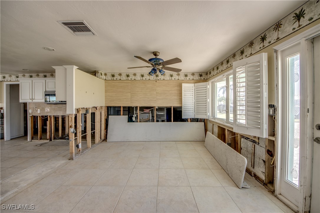 Matlacha, Florida, 33993, United States, 2 Bedrooms Bedrooms, ,2 BathroomsBathrooms,Residential,For Sale,1980106