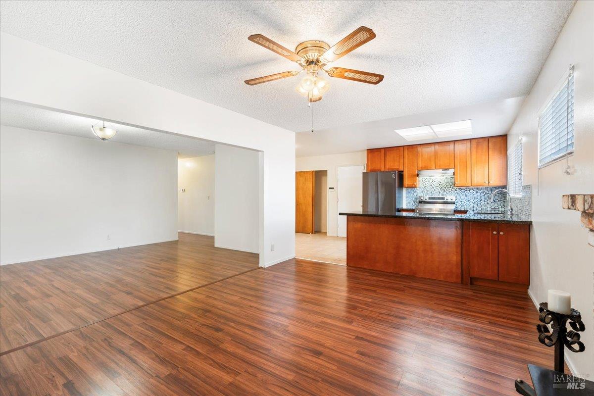 Fairfield, California, 94533, United States, 4 Bedrooms Bedrooms, ,2 BathroomsBathrooms,Residential,For Sale,1927172