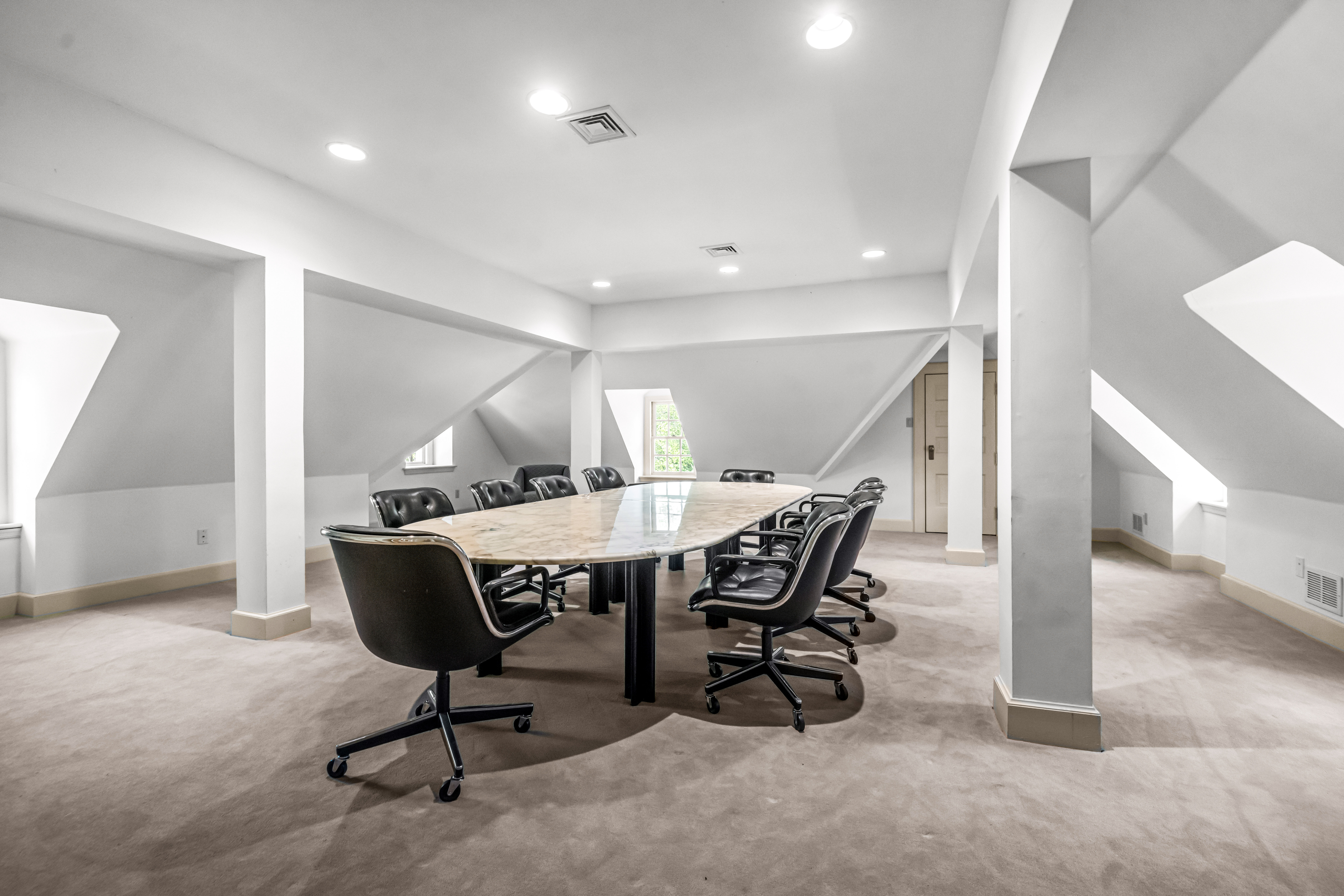  220 Ravenscliff Road, Saint Davids, PA 19087 - 物件實景