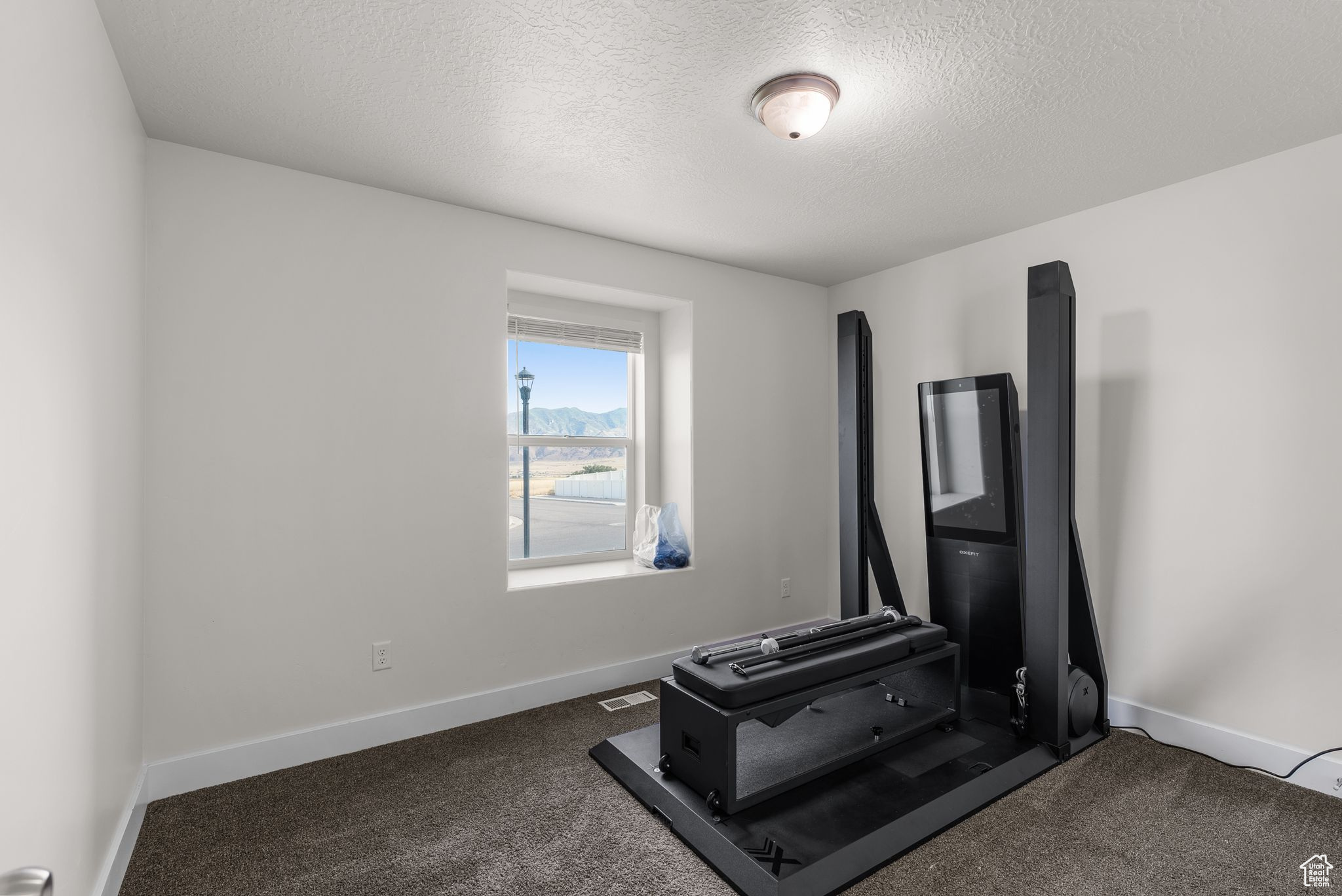 Tooele, Utah, 84074, United States, 5 Bedrooms Bedrooms, ,3 BathroomsBathrooms,Residential,For Sale,1907581