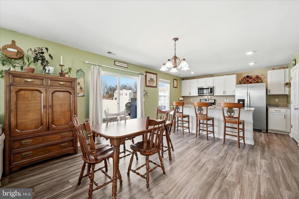 Berryville, Virginia, 22611, United States, 4 Bedrooms Bedrooms, ,3 BathroomsBathrooms,Residential,For Sale,2015067