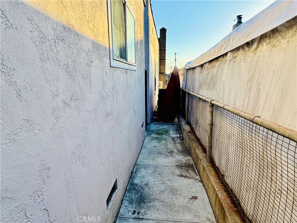 Los Angeles, California, 90023, United States, 4 Bedrooms Bedrooms, ,3 BathroomsBathrooms,Residential,For Sale,2013063
