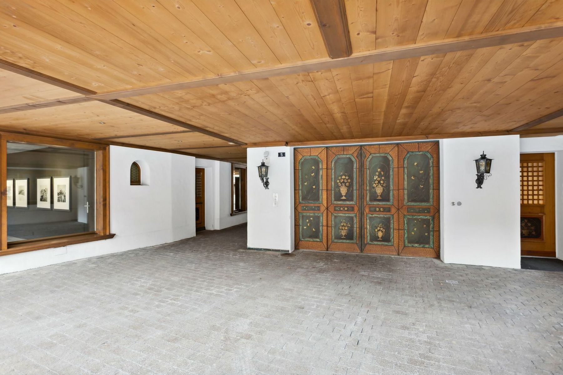  The location On Gstaad