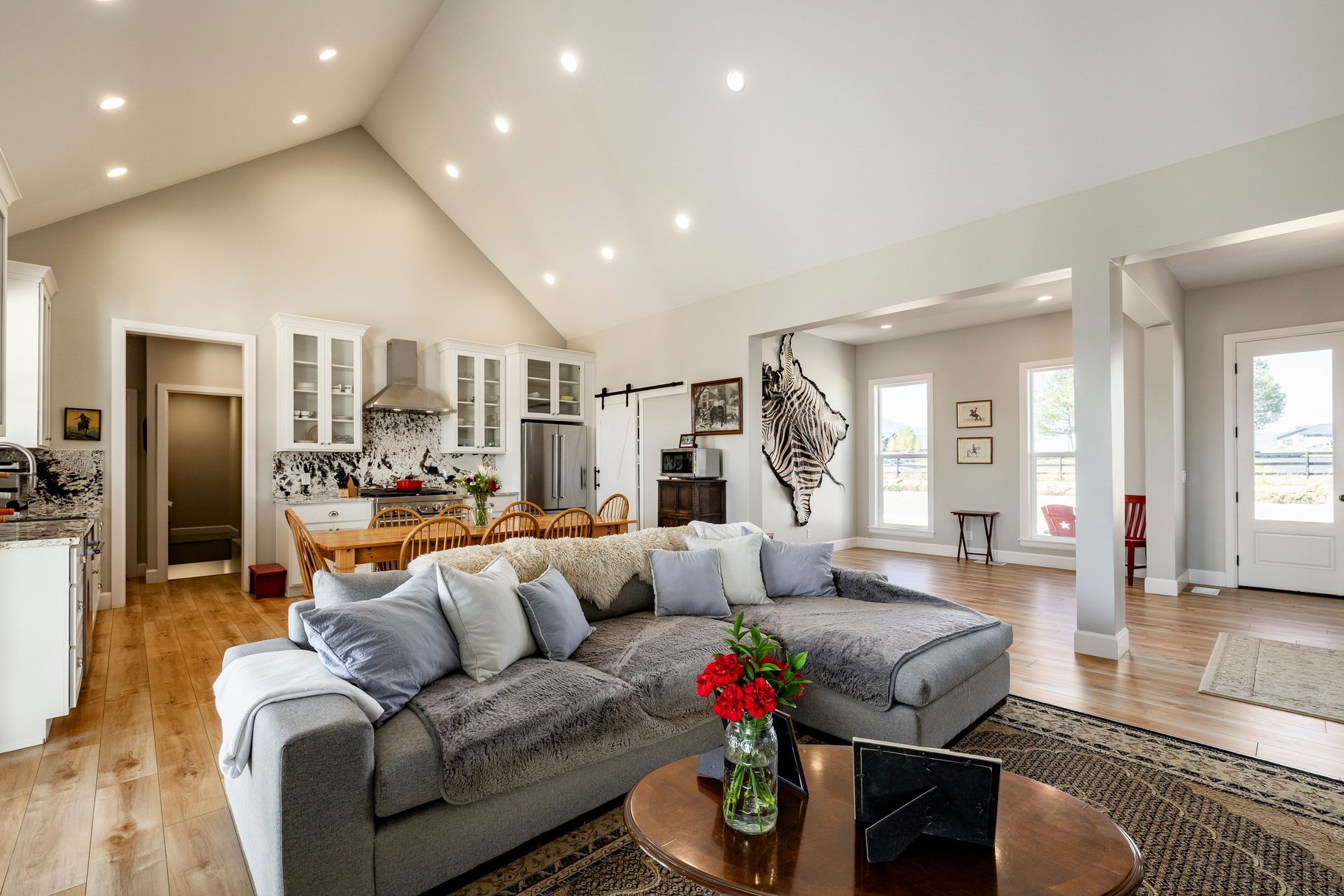  Rare Equestrian Retreat with Modern Farmhouse - 物件實景