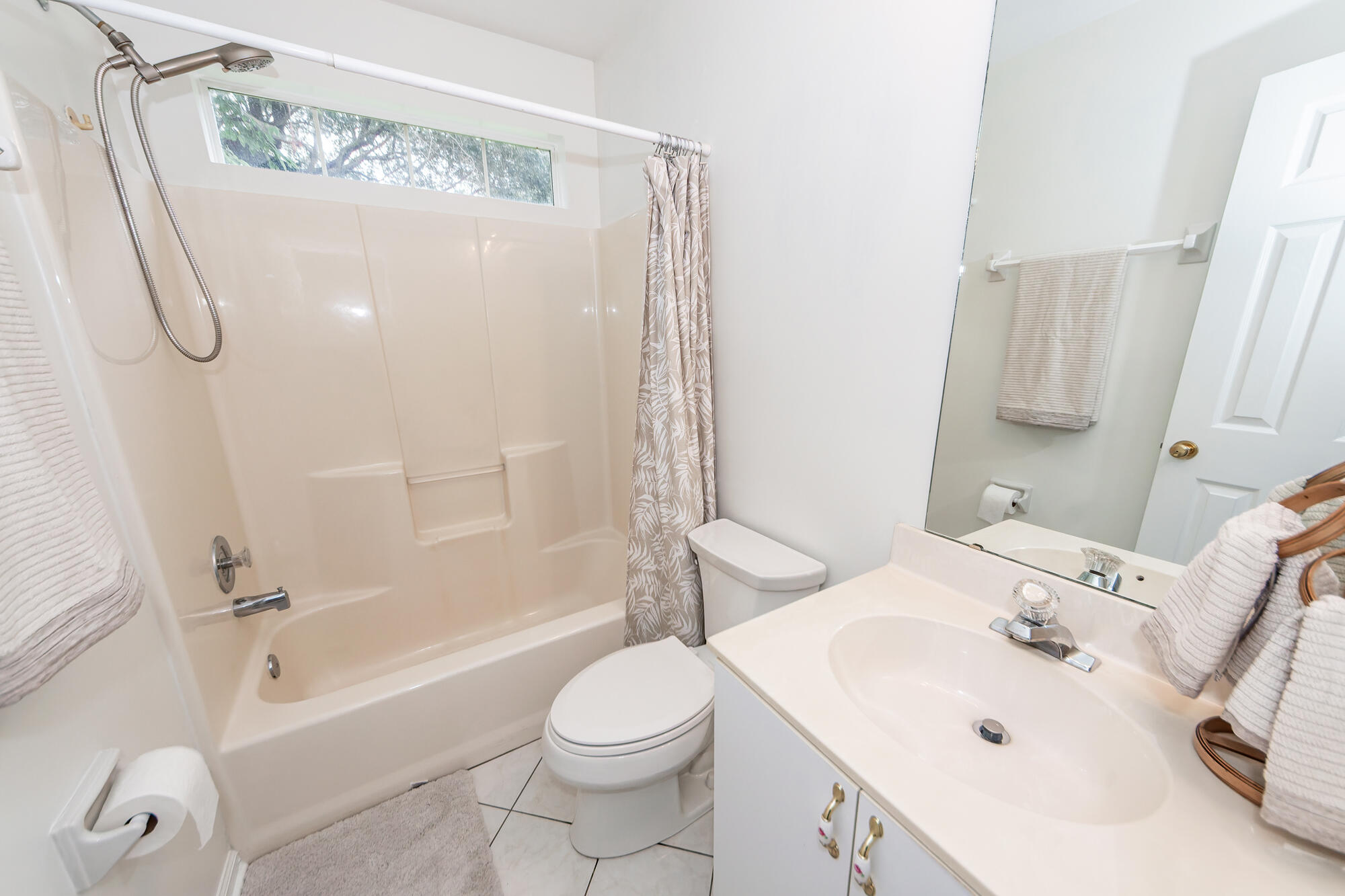 Mount Pleasant, South Carolina, 29466, United States, 3 Bedrooms Bedrooms, ,2 BathroomsBathrooms,Residential,For Sale,1743207