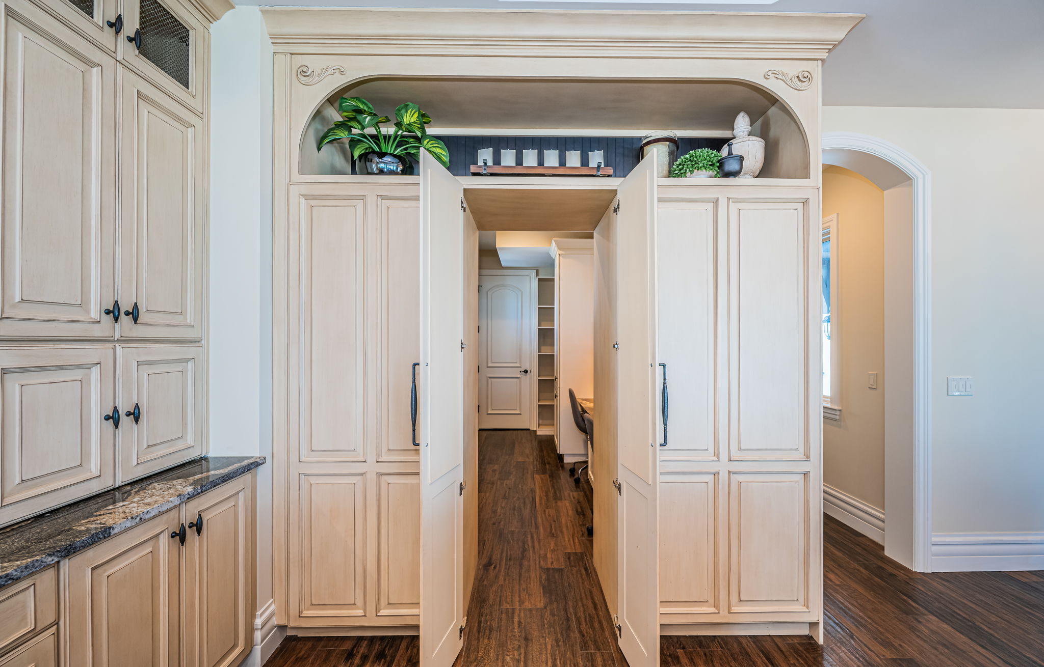 Redington Shores, Florida, 33708, United States, 5 Bedrooms Bedrooms, ,6 BathroomsBathrooms,Residential,For Sale,1921894