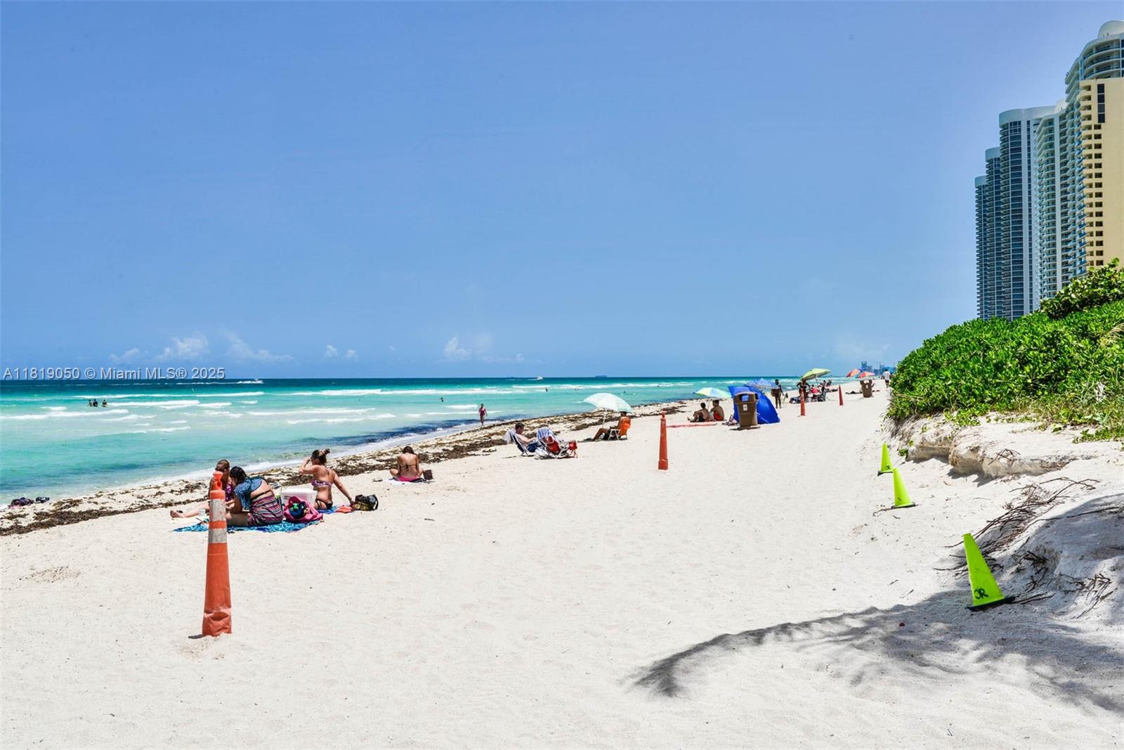 Sunny Isles Beach, Florida, 33160, United States, 2 Bedrooms Bedrooms, ,2 BathroomsBathrooms,Residential,For Sale,1991948