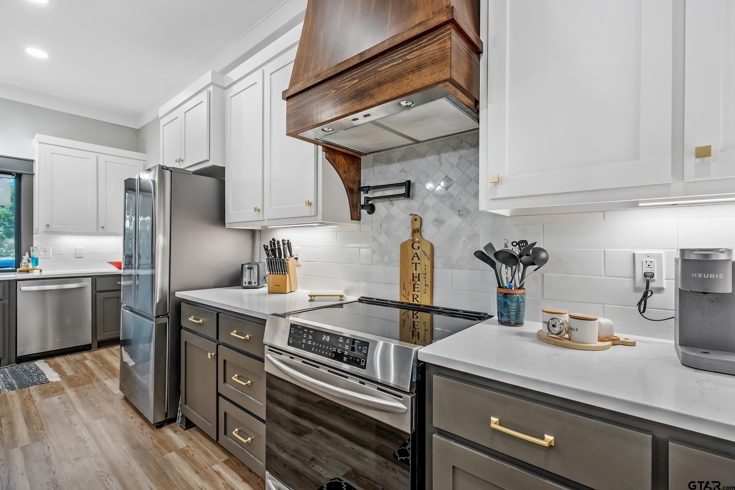 Mineola, Texas, 75773, United States, 3 Bedrooms Bedrooms, ,3 BathroomsBathrooms,Residential,For Sale,1951277