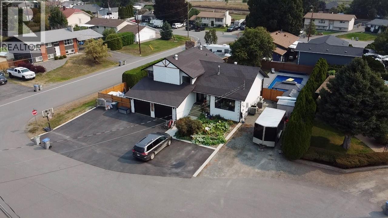 KAMLOOPS, British Columbia, V2H 1N1, CA, 4 Bedrooms Bedrooms, ,4 BathroomsBathrooms,Residential,For Sale,1947764