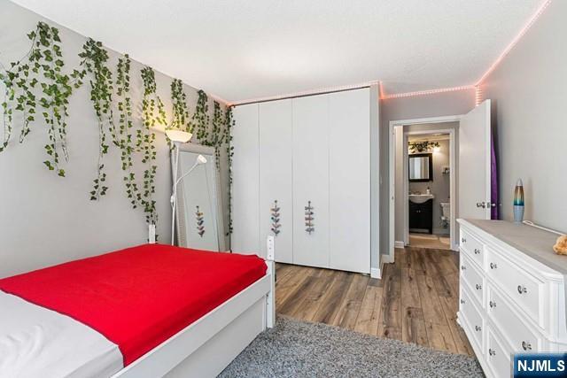 Edgewater, New Jersey, 07020, United States, 2 Bedrooms Bedrooms, ,2 BathroomsBathrooms,Residential,For Sale,1910959