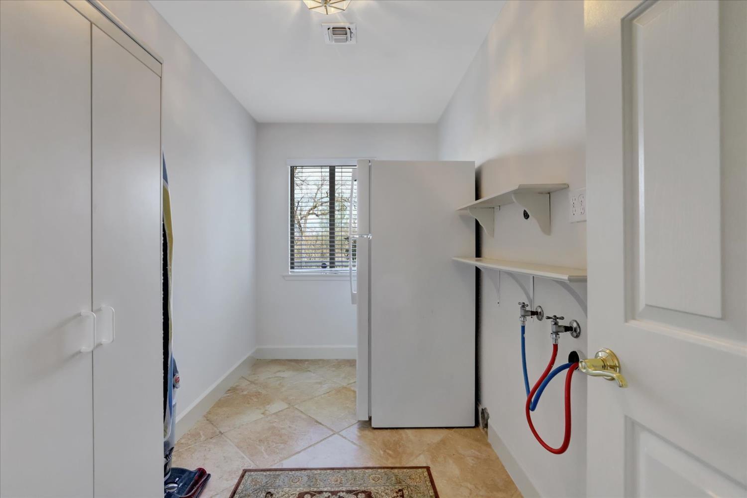 Auburn, California, 95602, United States, 3 Bedrooms Bedrooms, ,4 BathroomsBathrooms,Residential,For Sale,2020675