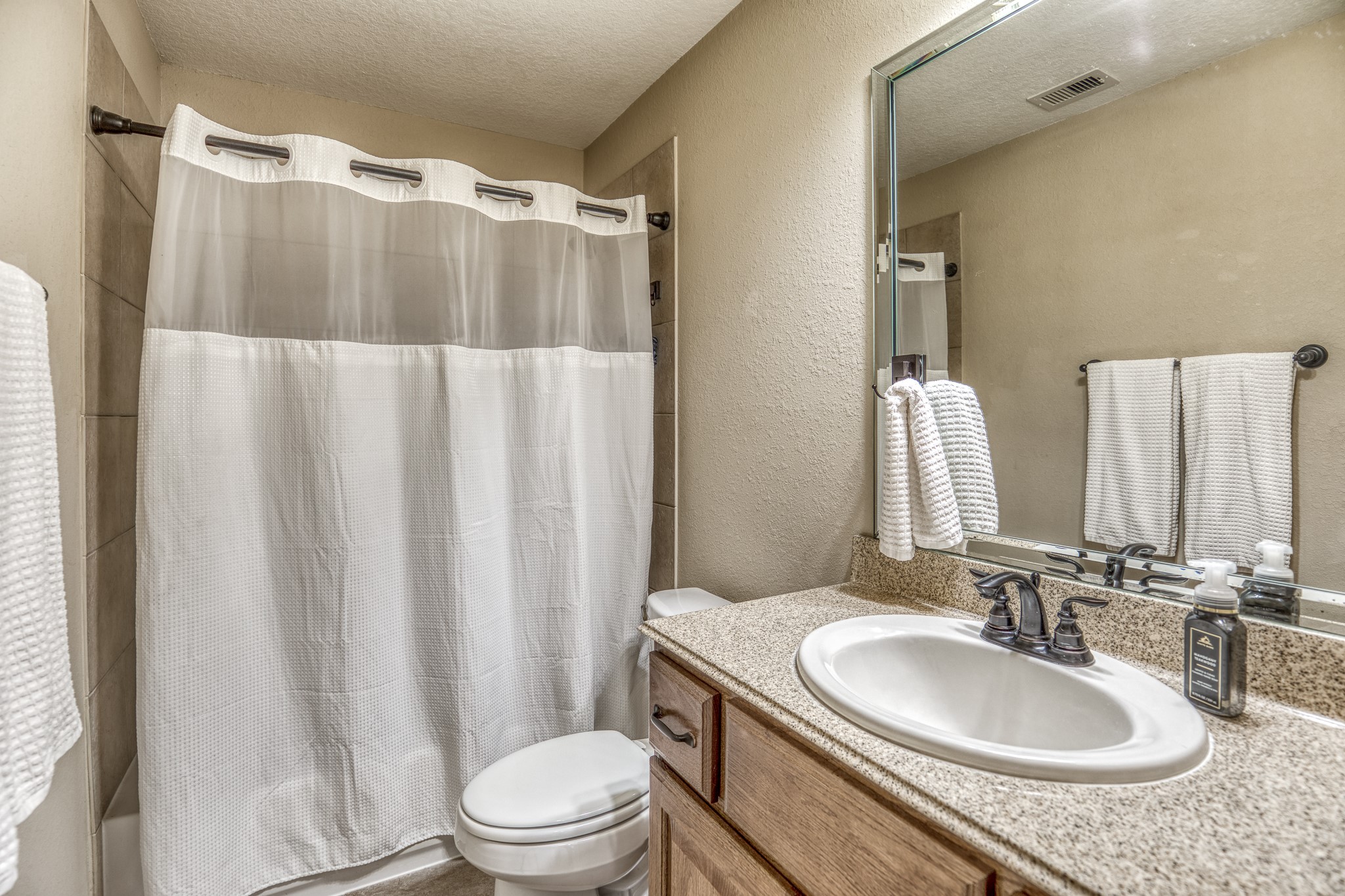  586 Ruby Drive, Bellville, TX, 77418 - 物件實景