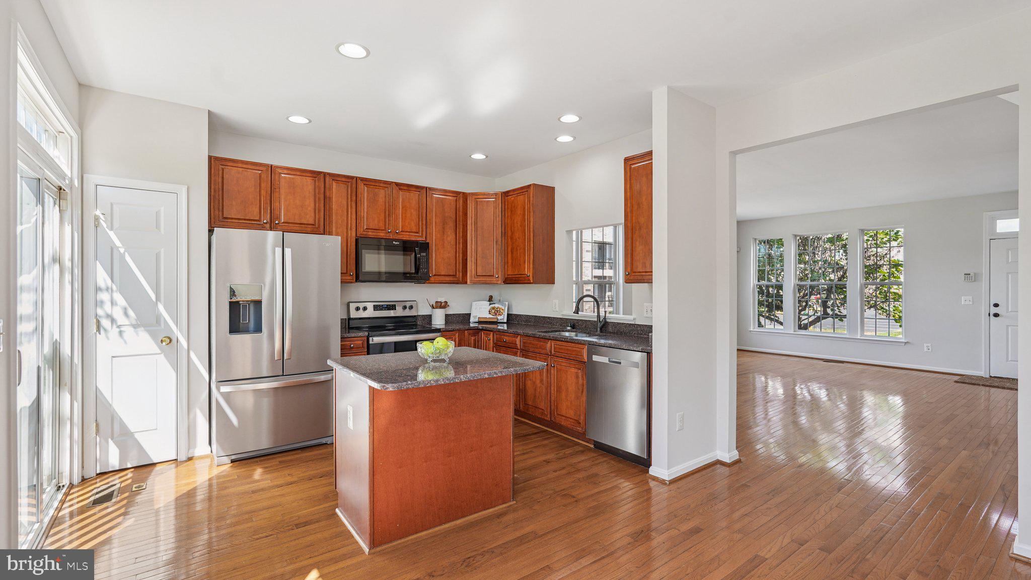 Woodbridge, Virginia, 22191, United States, 4 Bedrooms Bedrooms, ,4 BathroomsBathrooms,Residential,For Sale,1936881