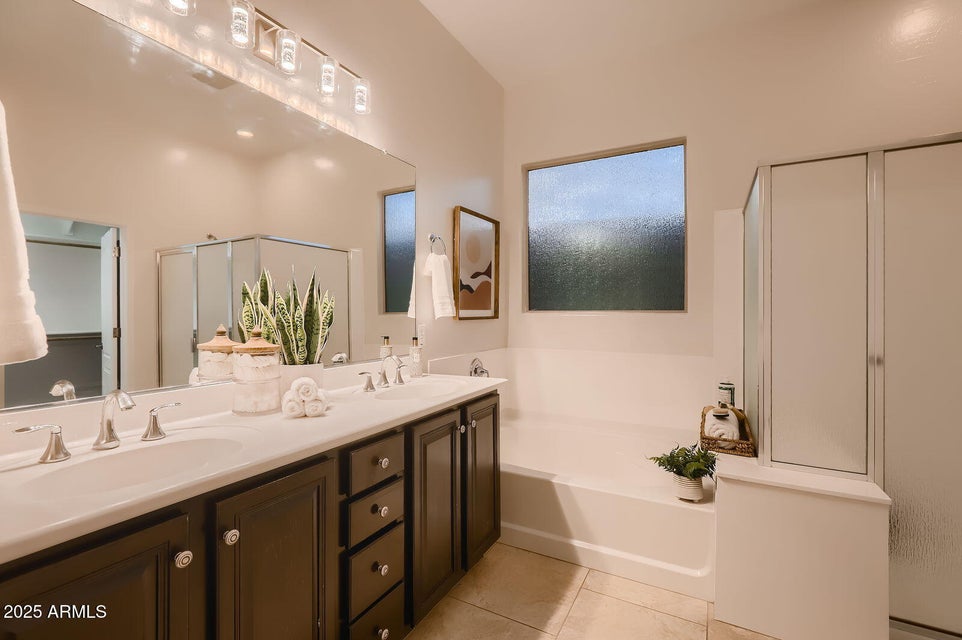 Peoria, Arizona, 85383, United States, 3 Bedrooms Bedrooms, ,3 BathroomsBathrooms,Residential,For Sale,1920342