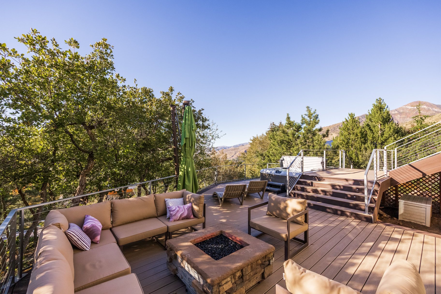  Renovated Olympus Cove Rambler with Sweeping Valley Views - 物件實景