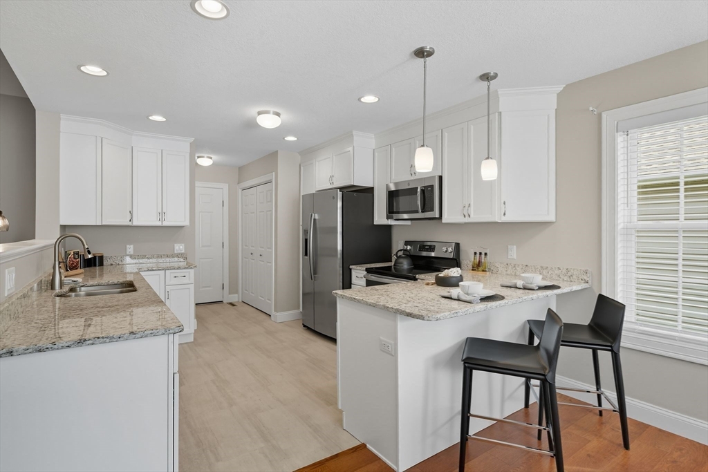 Wilbraham, Massachusetts, 01095, United States, 2 Bedrooms Bedrooms, ,2 BathroomsBathrooms,Residential,For Sale,1960738