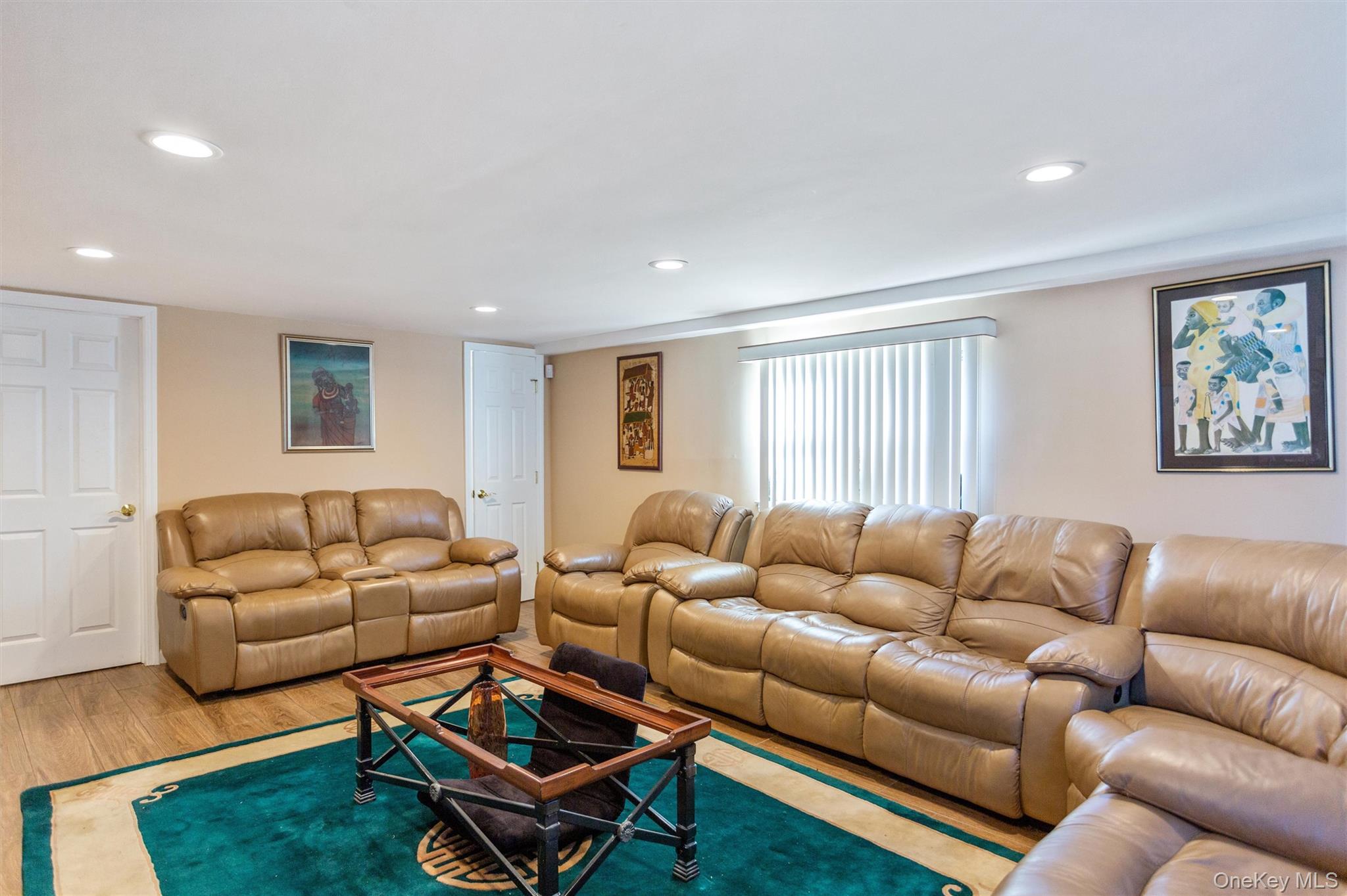 Jericho, New York, 11590, United States, 3 Bedrooms Bedrooms, ,3 BathroomsBathrooms,Residential,For Sale,1960568