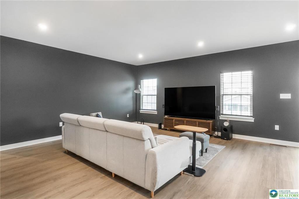 Catasauqua, Pennsylvania, 18032, United States, 5 Bedrooms Bedrooms, ,5 BathroomsBathrooms,Residential,For Sale,2008861