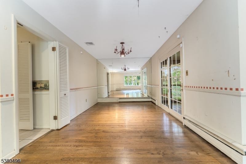 Bridgewater Twp., New Jersey, 07920, United States, 3 Bedrooms Bedrooms, ,2 BathroomsBathrooms,Residential,For Sale,1927151