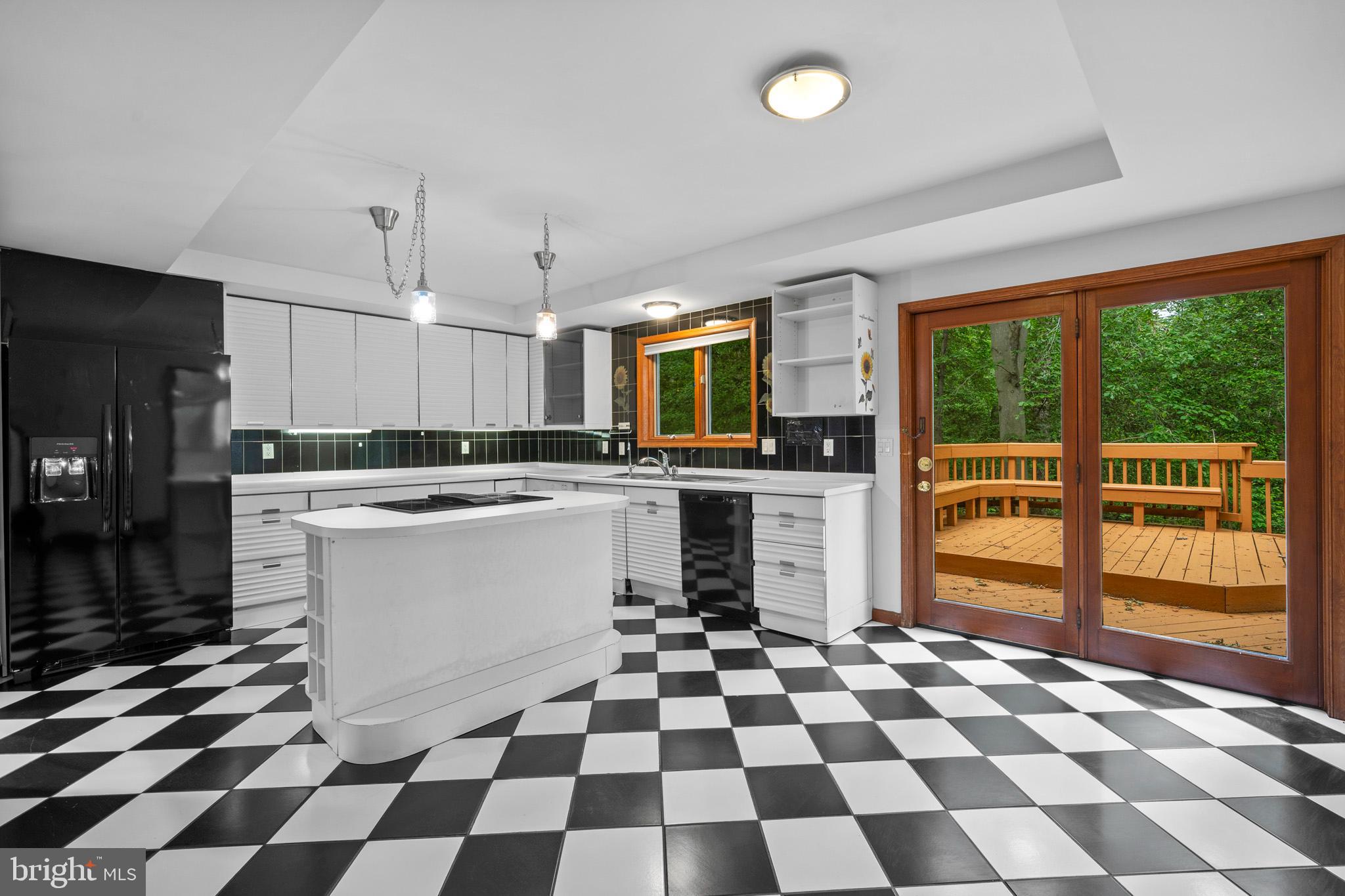 La Plata, Maryland, 20646, United States, 5 Bedrooms Bedrooms, ,4 BathroomsBathrooms,Residential,For Sale,1928558