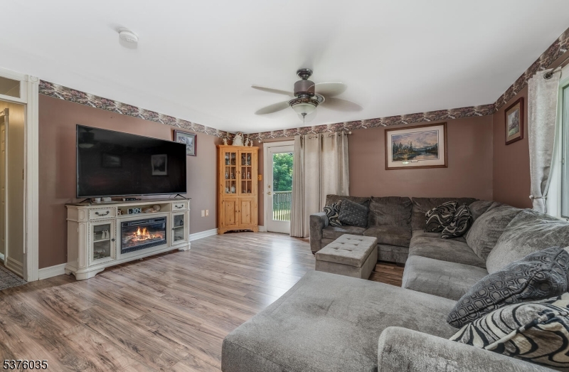 Phillipsburg Town, New Jersey, 08865, United States, 6 Bedrooms Bedrooms, ,4 BathroomsBathrooms,Residential,For Sale,1918649