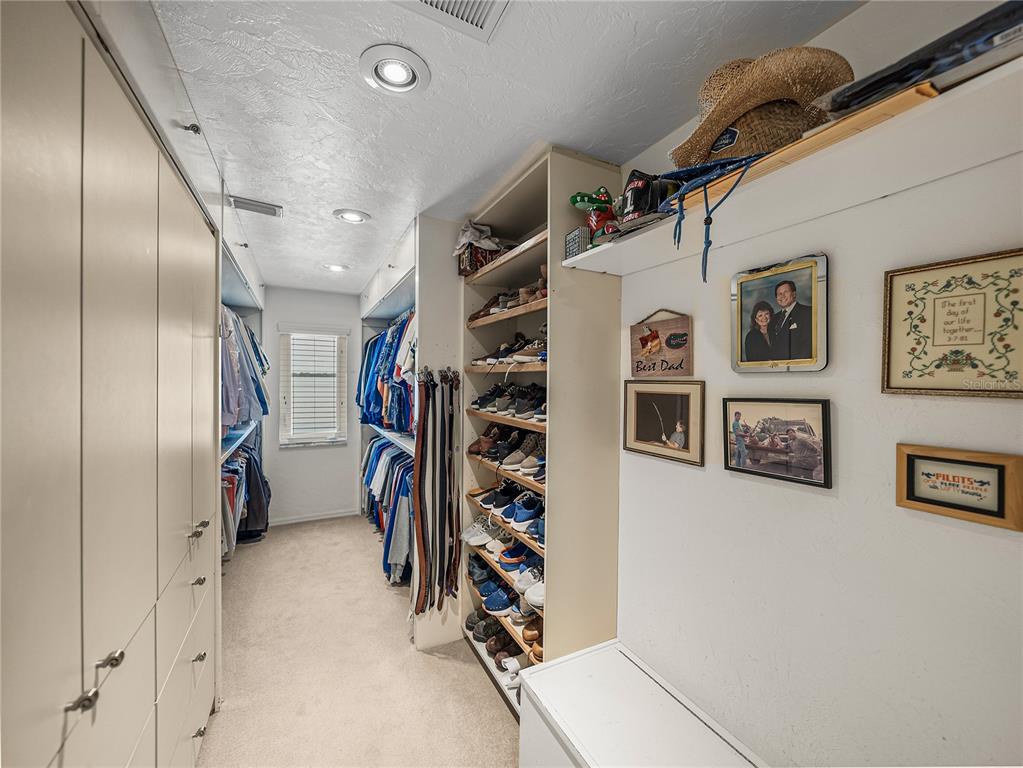 Winter Haven, Florida, 33884, United States, 3 Bedrooms Bedrooms, ,4 BathroomsBathrooms,Residential,For Sale,1895737