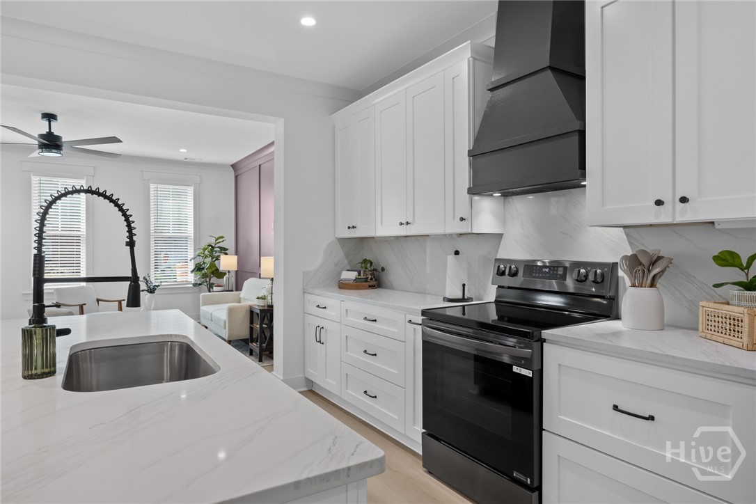Savannah, Georgia, 31401, United States, 4 Bedrooms Bedrooms, ,4 BathroomsBathrooms,Residential,For Sale,1949799