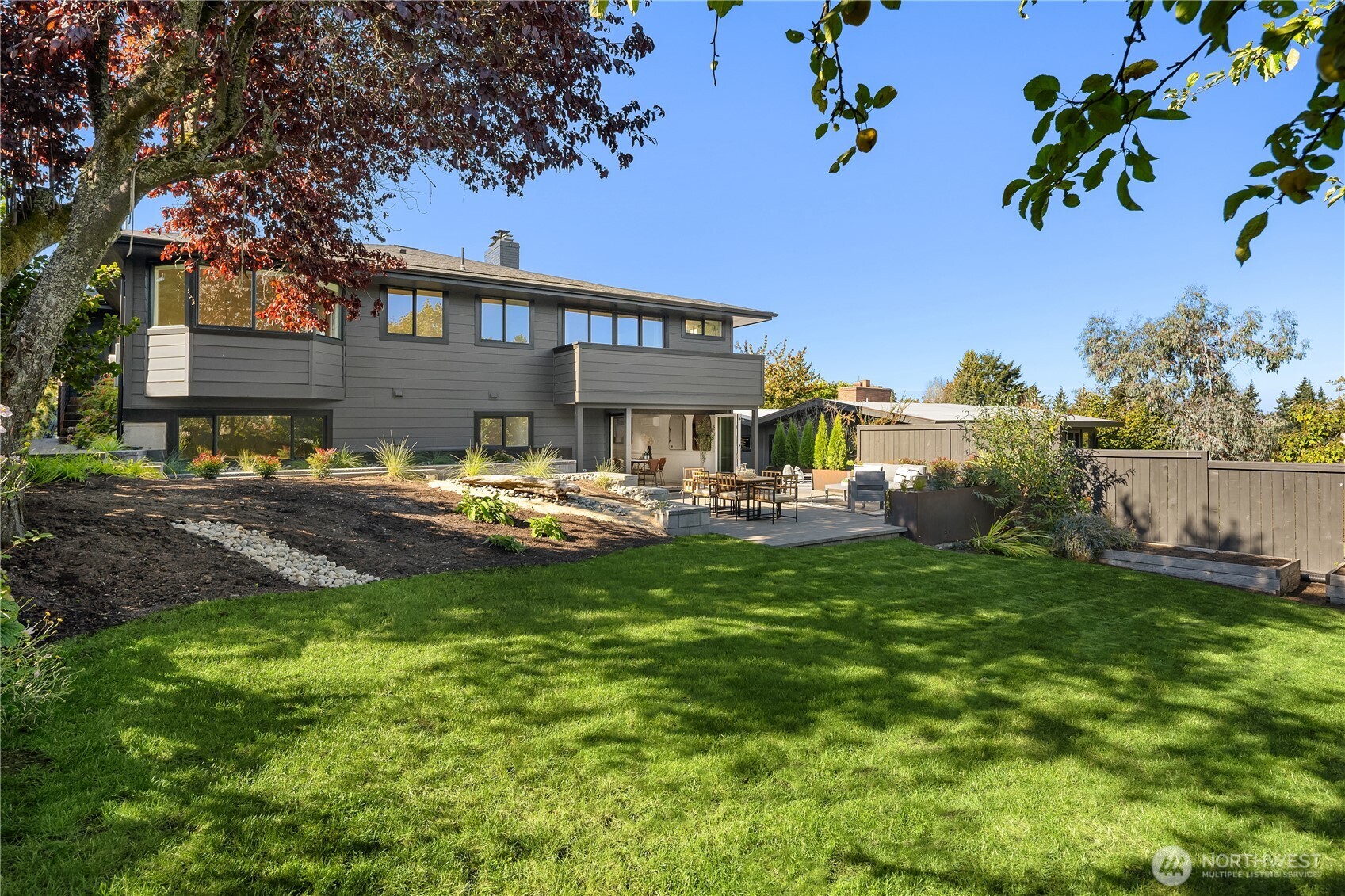 Seattle, Washington, 98177, United States, 4 Bedrooms Bedrooms, ,1 BathroomBathrooms,Residential,For Sale,1988079