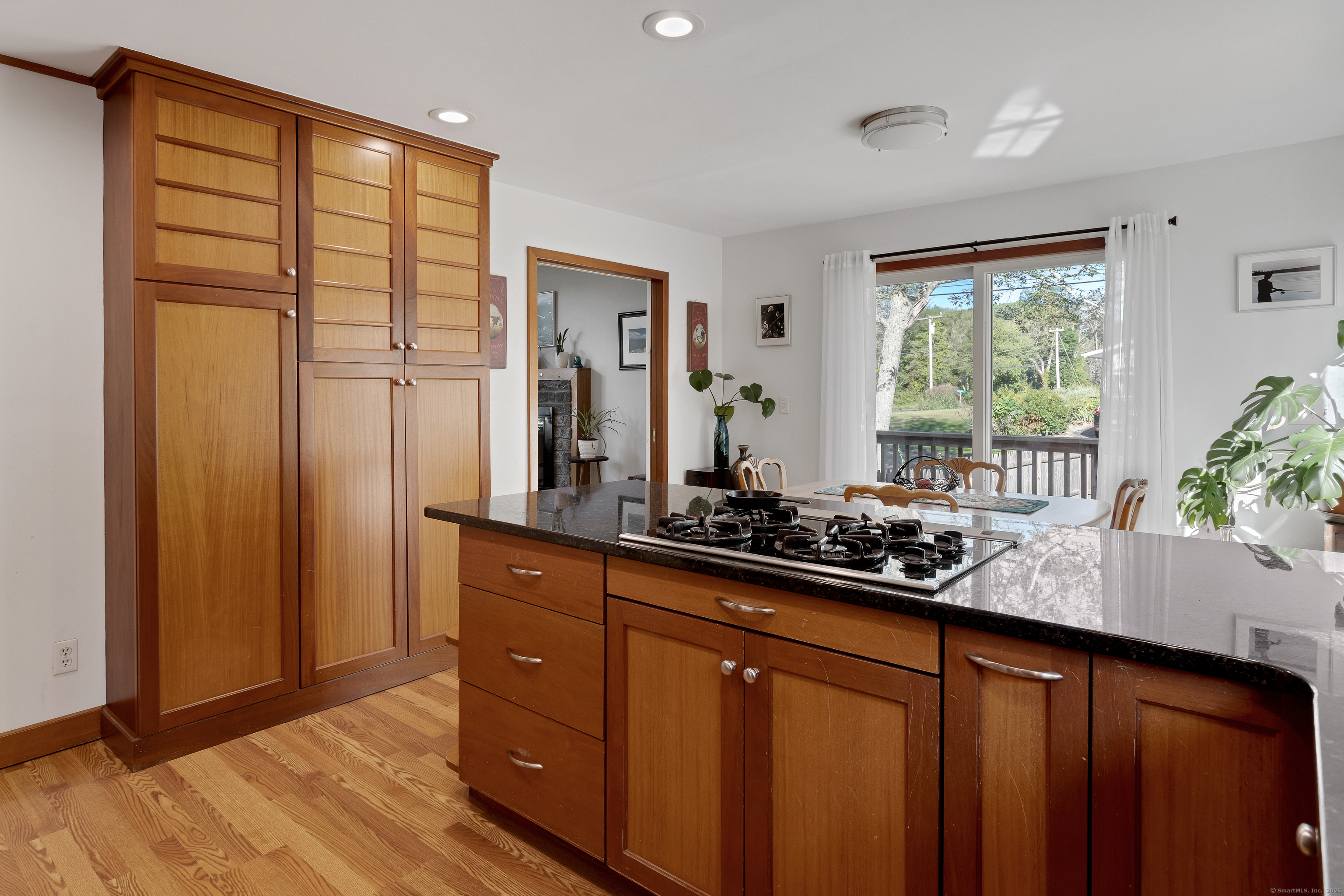 Brookfield, Connecticut, 06804, United States, 3 Bedrooms Bedrooms, ,2 BathroomsBathrooms,Residential,For Sale,1934306