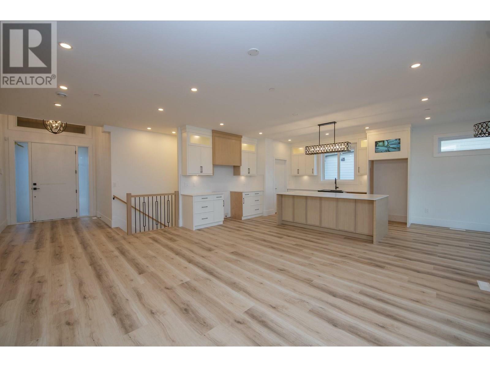 VERNON, British Columbia, V1H 2K9, CA, 4 Bedrooms Bedrooms, ,4 BathroomsBathrooms,Residential,For Sale,1838504