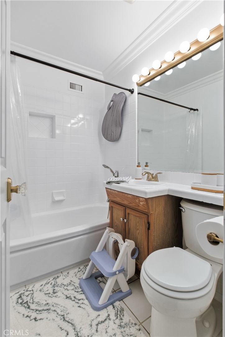 Simi Valley, California, 93063, United States, 3 Bedrooms Bedrooms, ,2 BathroomsBathrooms,Residential,For Sale,2006208