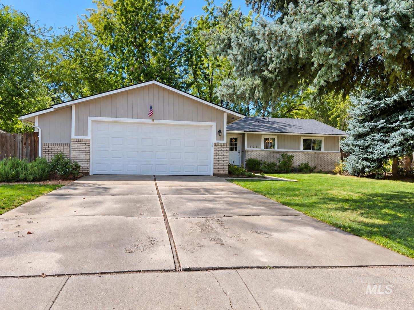 Jennifer Pl, Boise, ID 83704