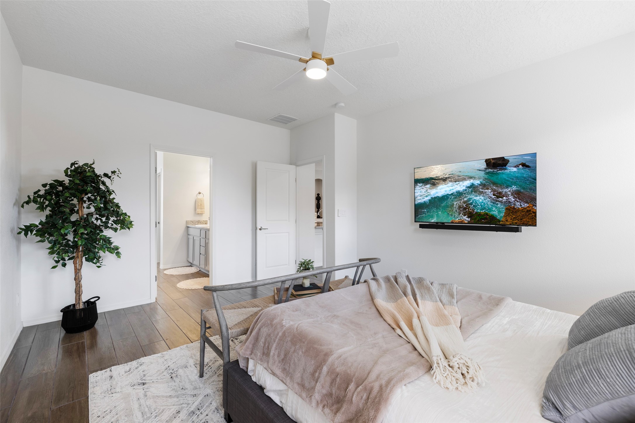  6200 White Hawk Drive Ne - 物件實景