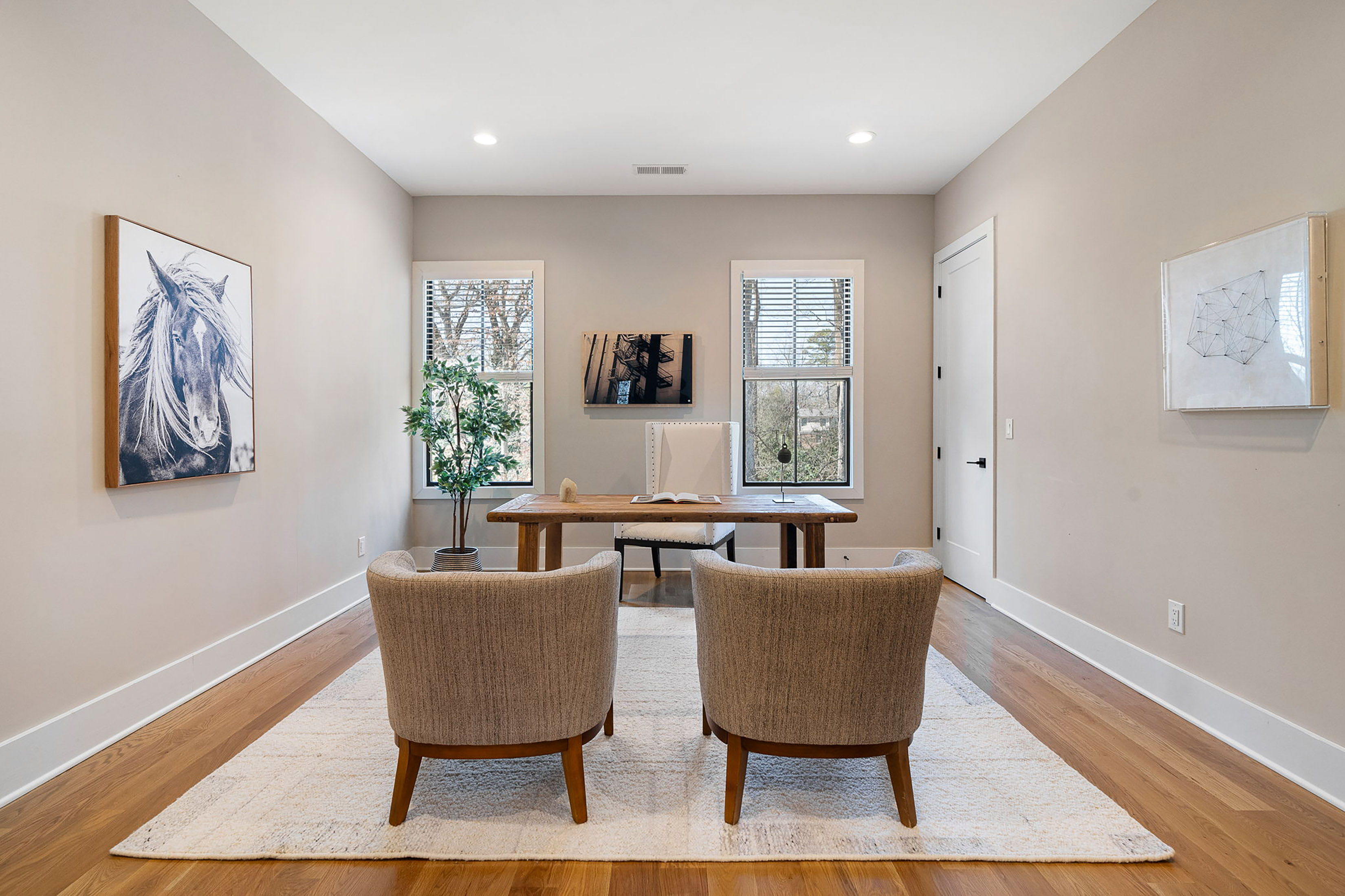  Striking Three Story Custom-built Home Redefines Modern Luxury - 物件實景