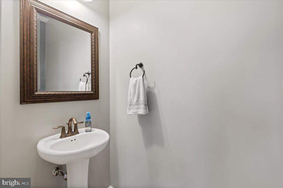 Leesburg, Virginia, 20176, United States, 3 Bedrooms Bedrooms, ,4 BathroomsBathrooms,Residential,For Sale,2003528