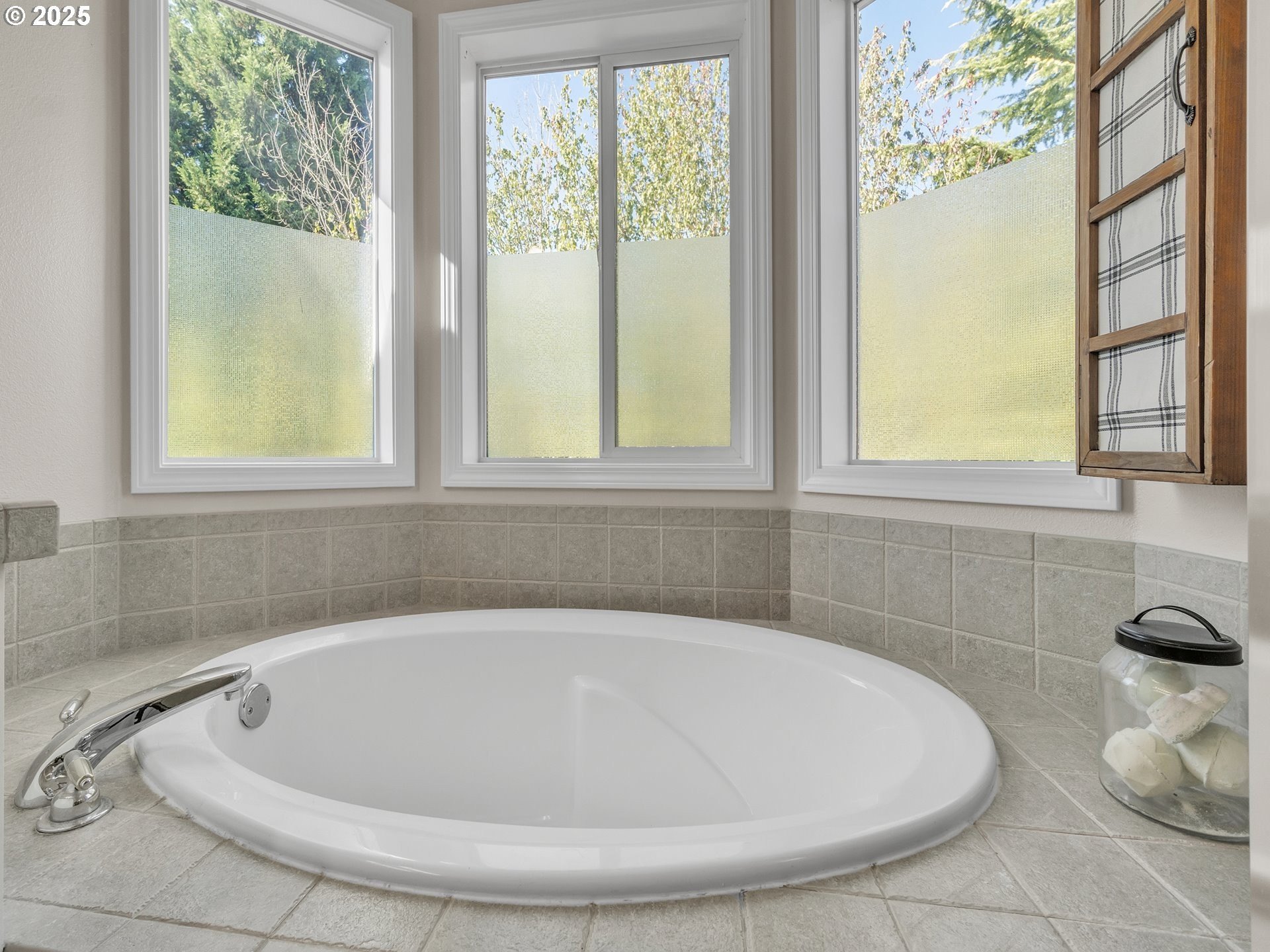 Newberg, Oregon, 97132, United States, 4 Bedrooms Bedrooms, ,3 BathroomsBathrooms,Residential,For Sale,1962580